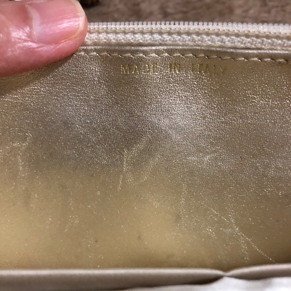 TODAY ONLY:AUTHENTIC CHANEL WOC GOLD FABRIC - Tear bottom inside - Picture 11 of 16